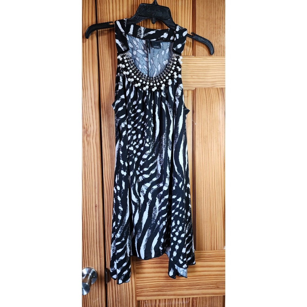 New Directions Sleeveless Beaded Neck Tunic Top Women's L Black White Zebra Prin